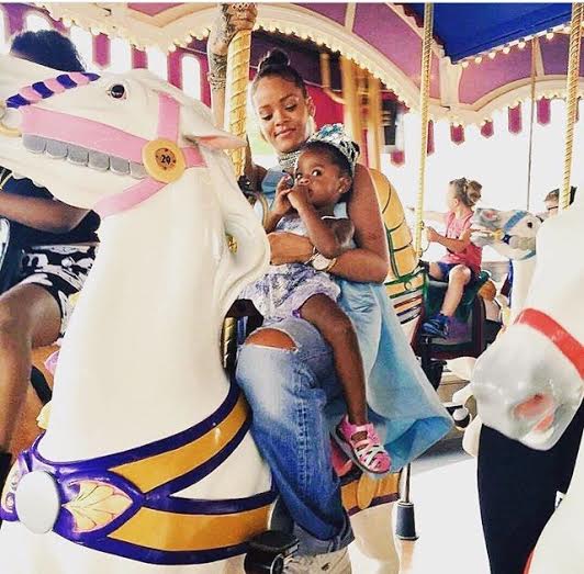 Photo via @rihannadaily