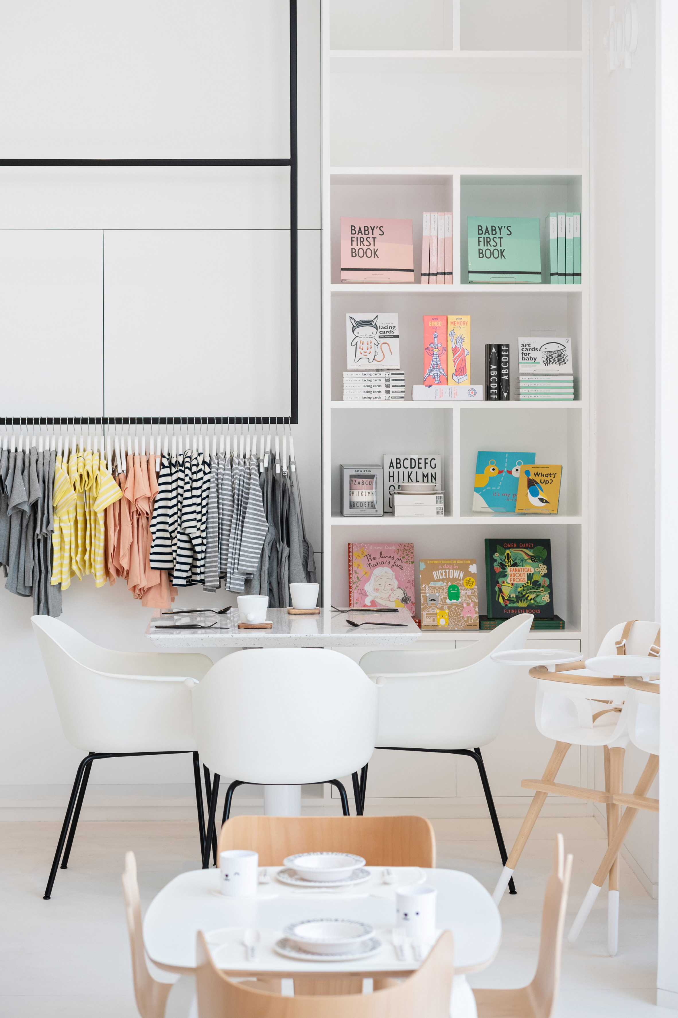 Realmomster White & The Bear Dubai Children Restaurant Concept 