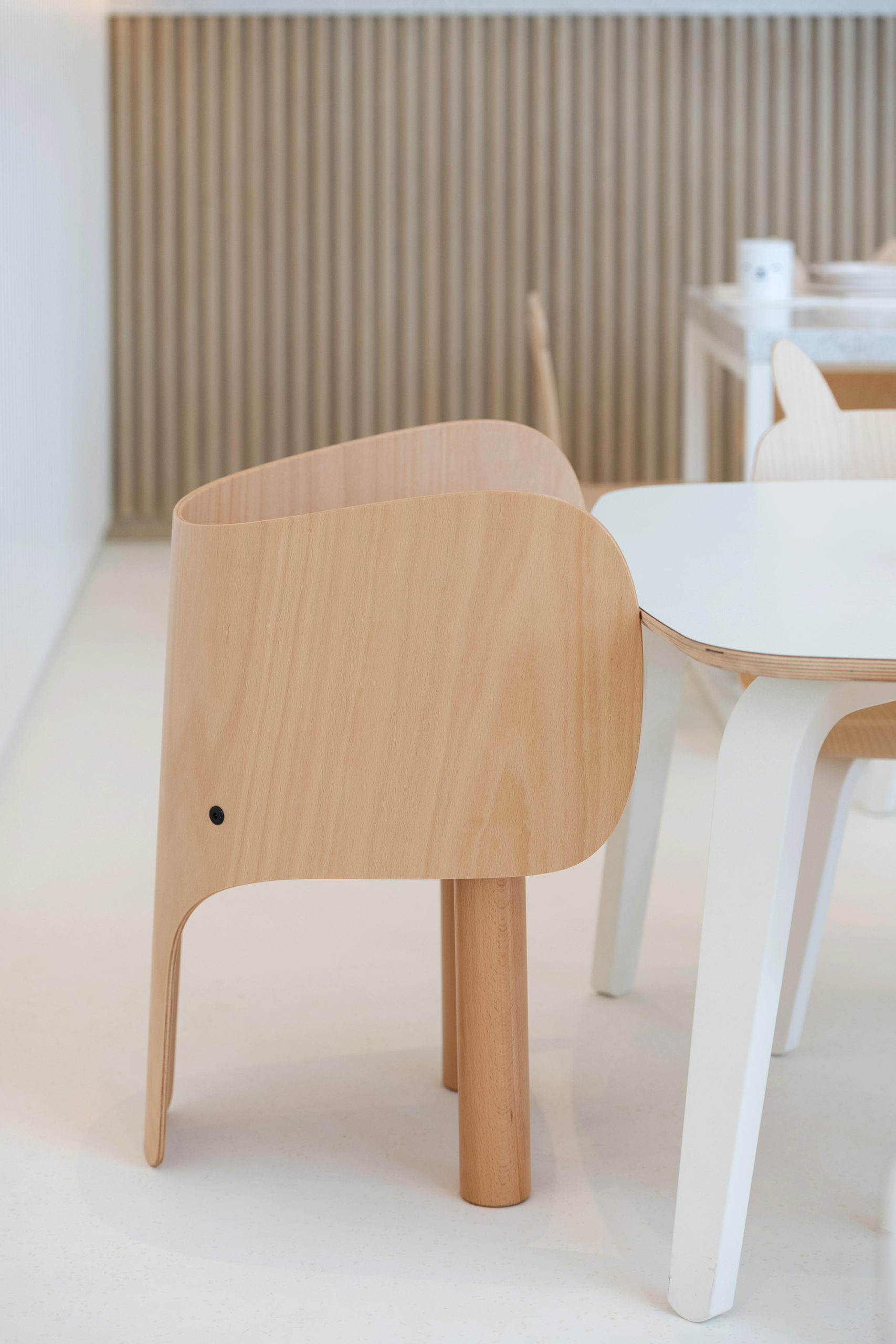 Realmomster White & The Bear Dubai Children Restaurant Concept 