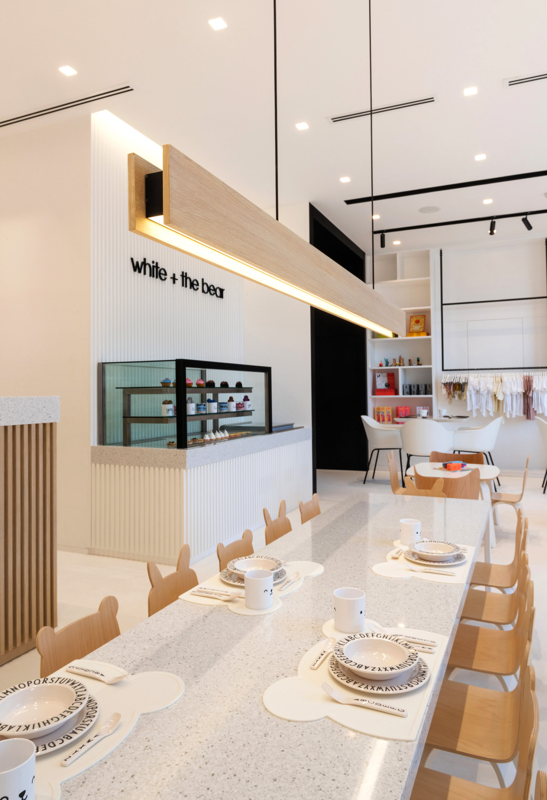 Realmomster White & The Bear Dubai Children Restaurant Concept 