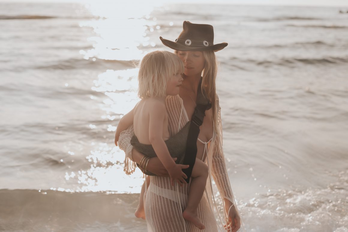 Realmomster Wildride toddler carrier Isabel Guyt